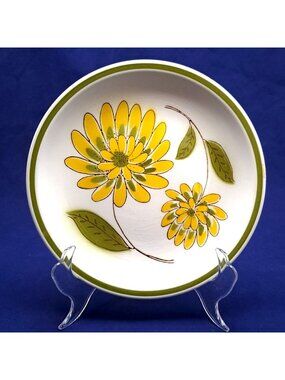 Mikasa Tampa Stoneware Salad Plate Japan Yellow Green Floral Design Retro 7.75in